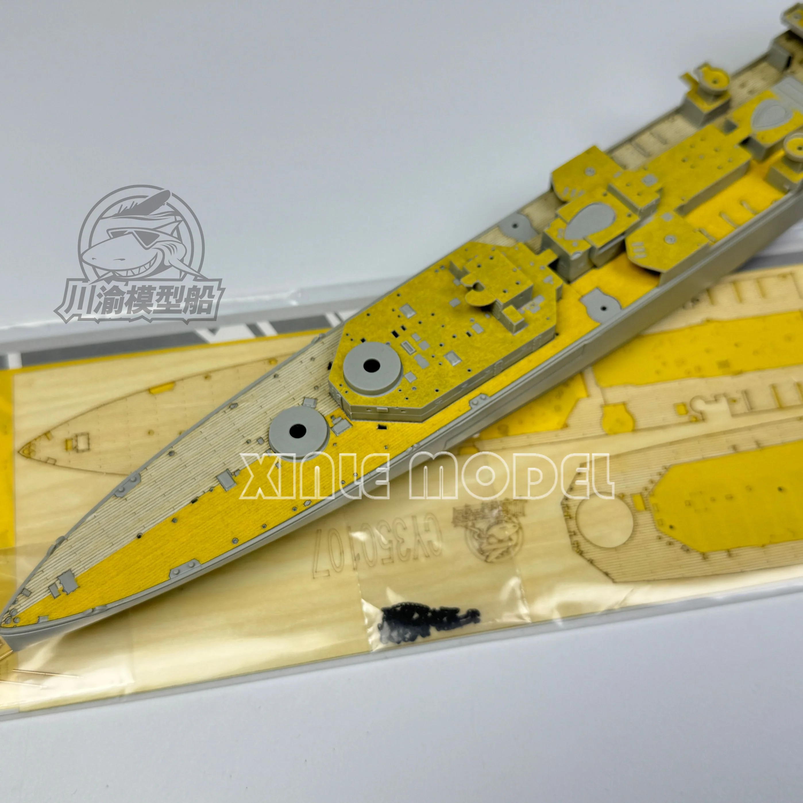 

Chuanyu CY350107 1/350 Деревянная колода Water Fairy Cruiser + крышка + пистолет, подходит для трубача 05366DIY