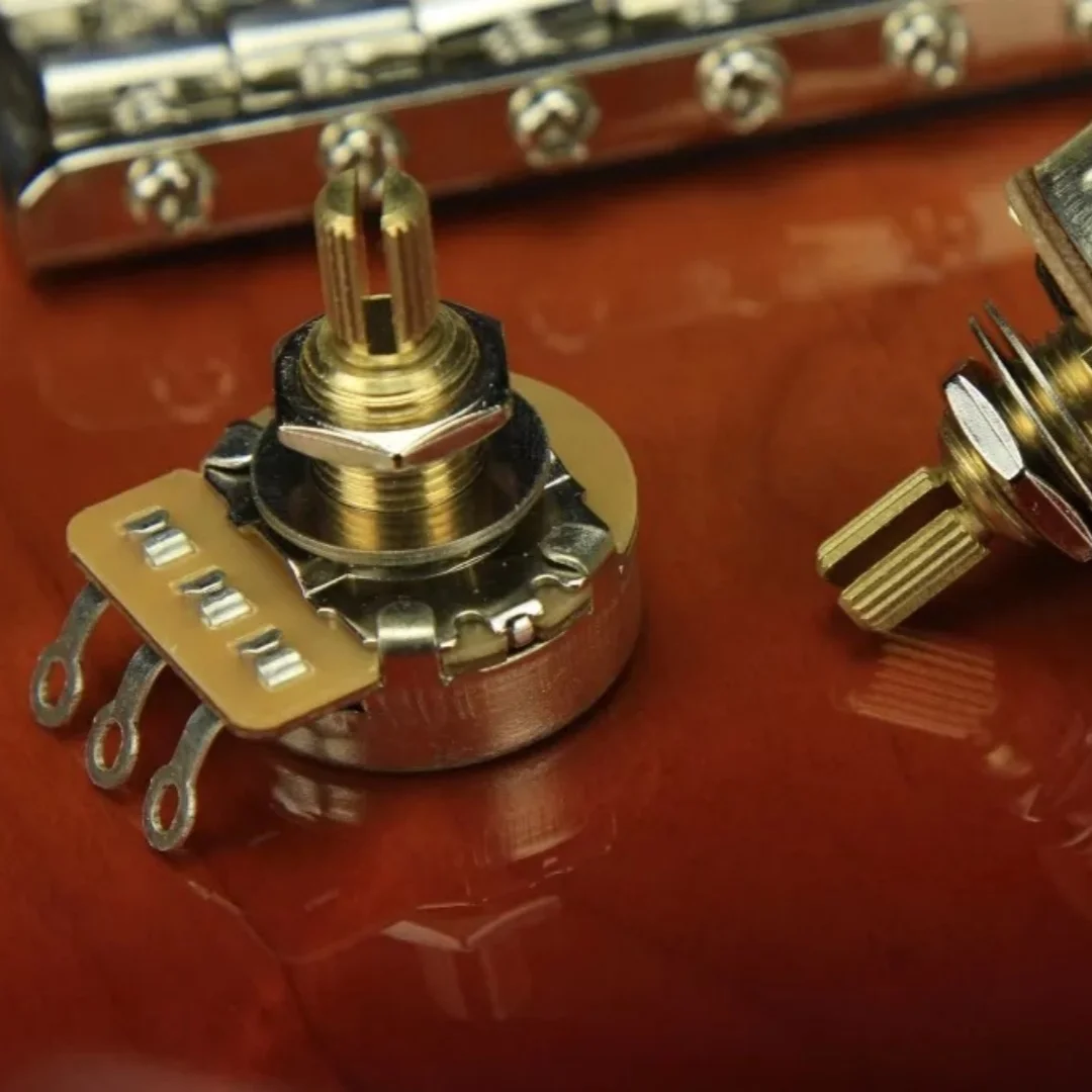 

2Pcs Electric Guitar& Bass Brass Potentiometer A250K/ B250K/ A500K/ B500K 17/64" Short Shaft 15mm 18-teeth Smooth Performance