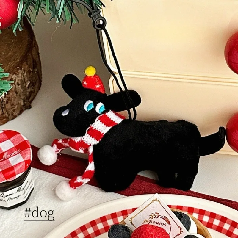 Bonito filhote de cachorro boneca de pelúcia chaveiro pequeno cão preto com cachecol pingente estilo coreano natal kawaii filhote de cachorro mochila decoração pingente