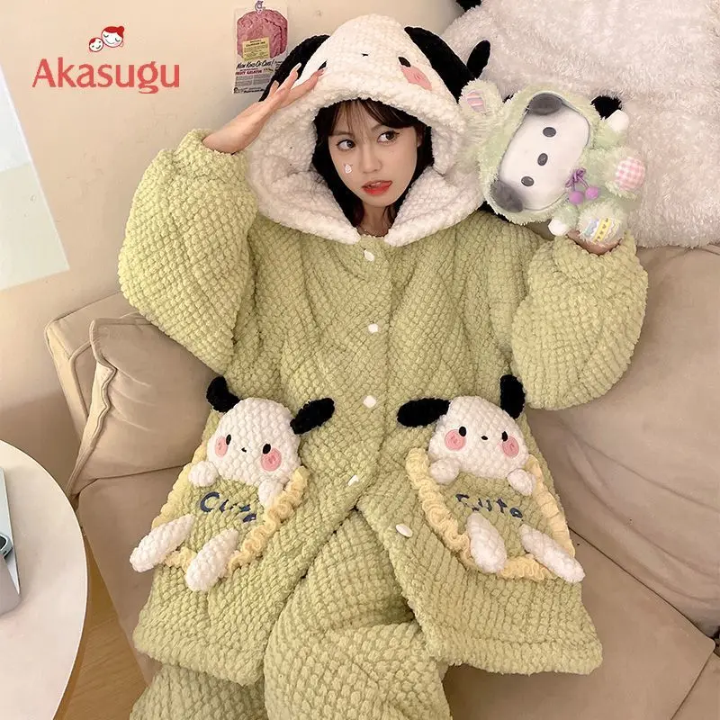 

Sanrio Pochacco женский осенне-зимний пижамный комплект из кораллового флиса, плюшевая утолщенная домашняя одежда средней длины с тройной подкладкой и капюшоном