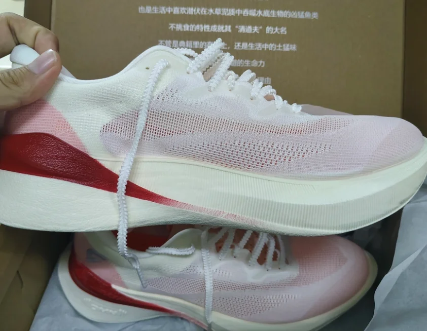 

Fashion personality Simple versatile youth casual shoes Comfortable and wearable running trainers Fine men's sports shoes