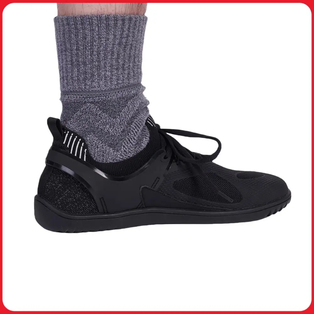 

Men Wide Barefoot Shoes Non Slip Minimalist Walking Shoes Lightweight Trekking Shoes Fitness Gym Sneakers for Training