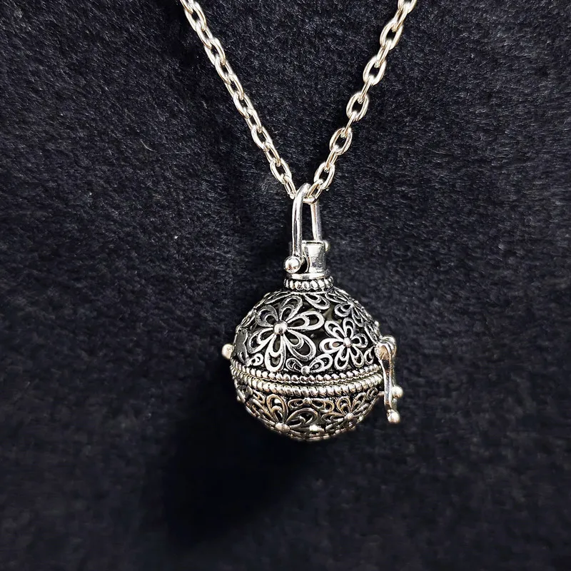 Vintage Brass Hollow Ball Locket Pendant Perfume Aromatherapy Essential Oil Diffuser DIY Necklace Keychain Ornaments Accessories
