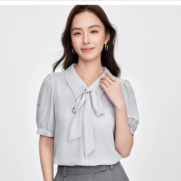 grey shirt