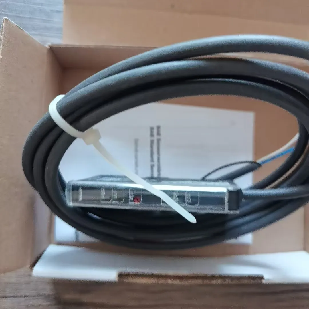 

New Original, BAE00KH Fiber Amplifier BAE SA-CS-025-YP-BP02 Spot