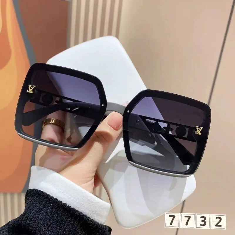 

​​2025 Four Leaf Clover Sunglasses, Large Frame UV400 HD Polarized Driving Luxury Unisex for Street Style & Travel​​