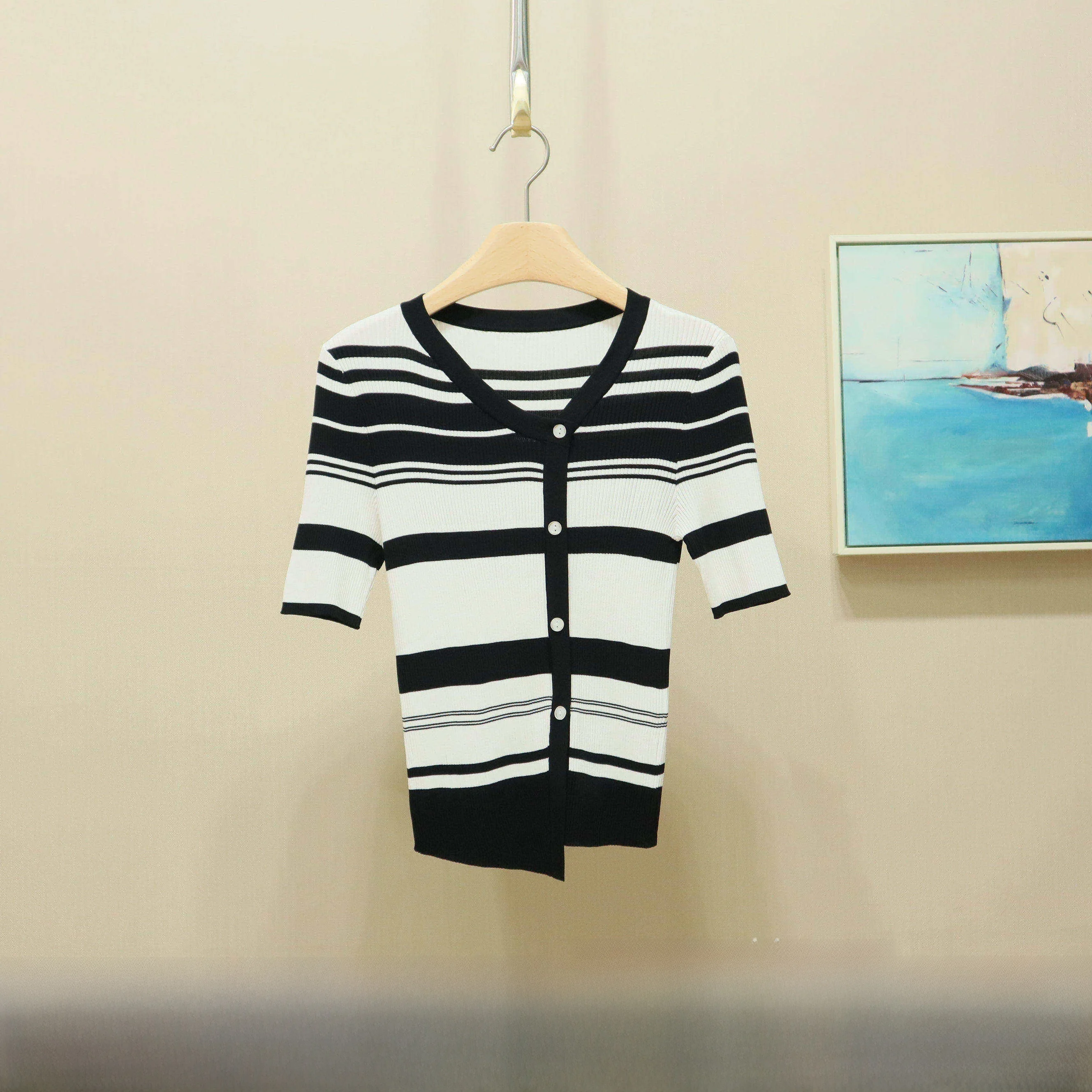 

Versatile V-Ne Knitwear Summer New Sle 2025Y Sing Women's Faionable ort Sve Busin Casual Striped Pattern