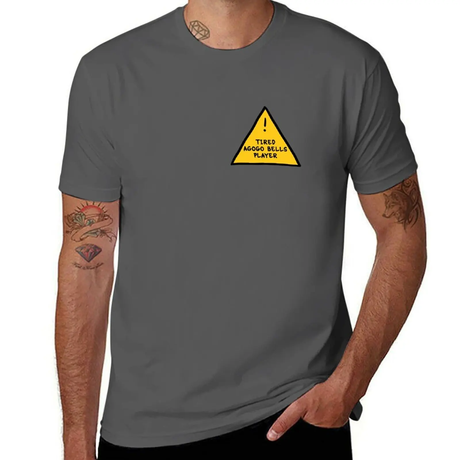? ¿Jugador cansado de Agogo Bells? Camiseta de talla grande estilo urbano