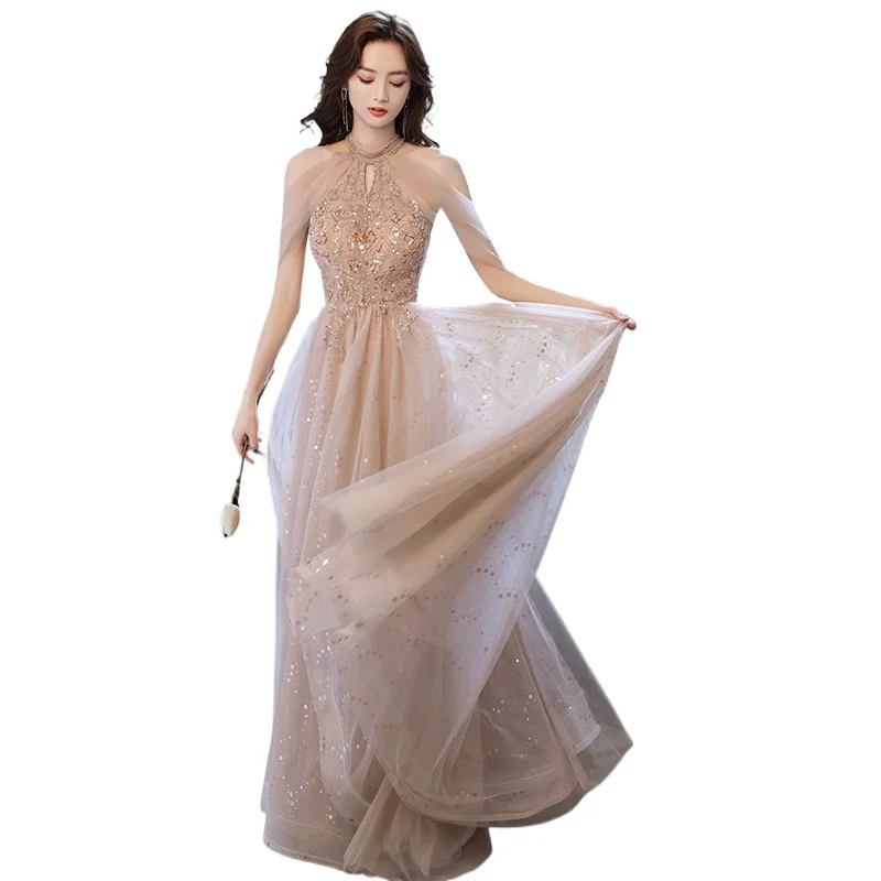 

Потрясающее великолепное длинное вечернее платье принцессы с пайетками и бретельками на шее