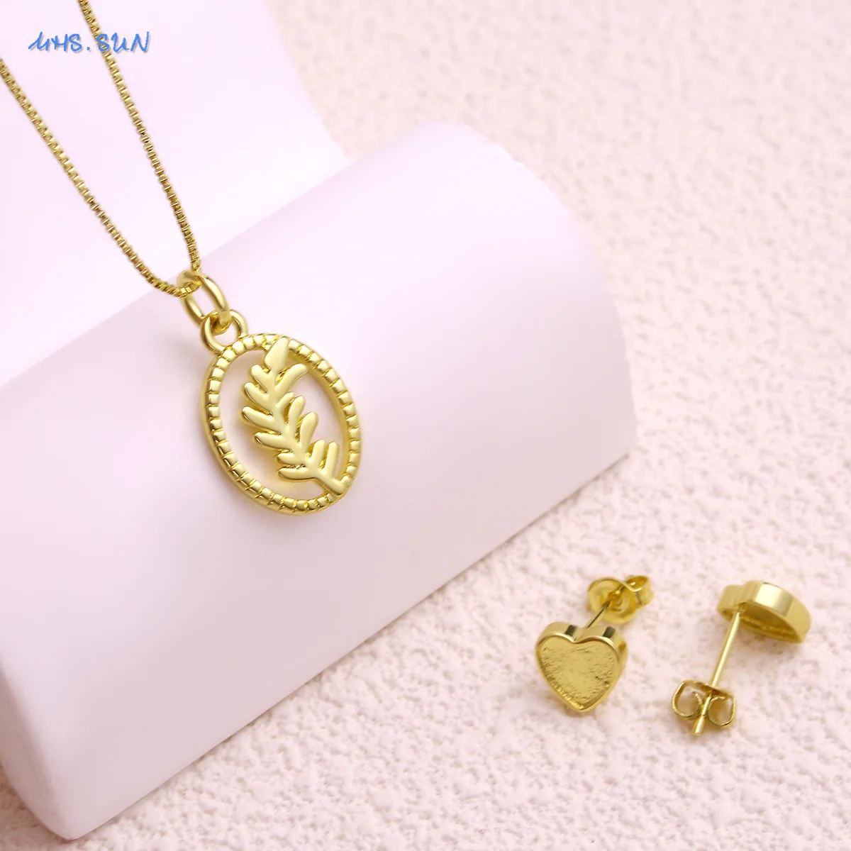 SUNSLL Oval Hollow Leaf Pendant Necklace Heart Shaped Earrings Set Classic Gold Plated Party Jewelry Gifts For Women Men