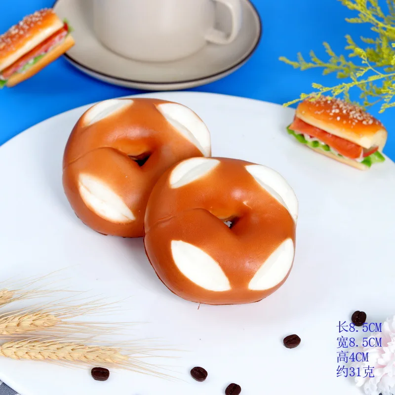 نموذج خبز الجلد الاصطناعي الأصلي الكعك الخبز Prey عقدة الملتوية كعكة Lye الرغيف الفرنسي محاكاة ديكور المنزل الإبداعي