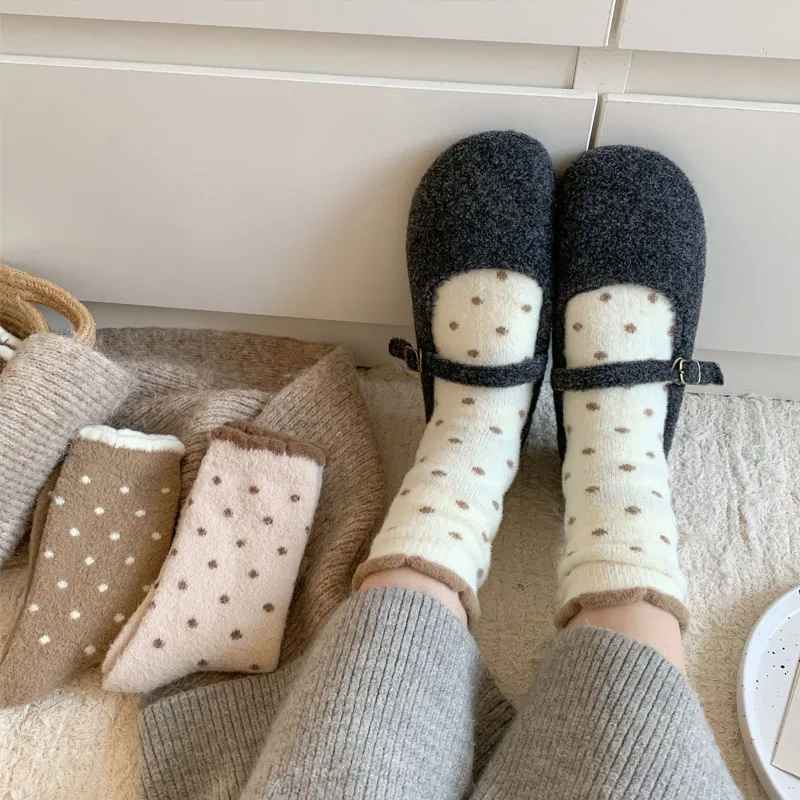 Warm Thickened Polka Dot Plush Socks Women Girls Mid-calf Socks Fall Thickened Padded Warm Socks Home Sleep Floor Sox Winter