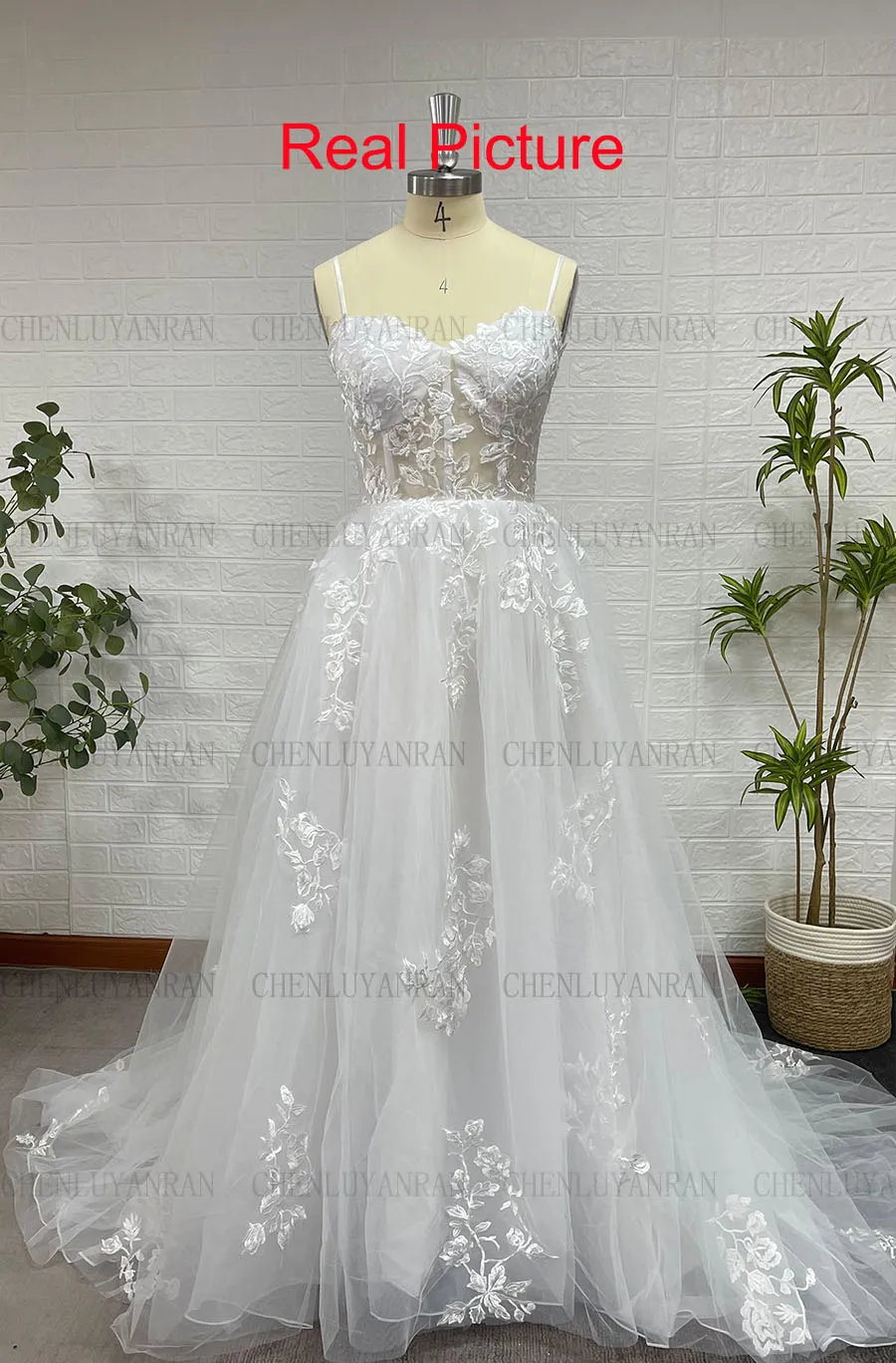 Customized Boho Wedding Dresses Lace Applique Tulle Wedding Gowns A-Line Sweep Train Elegant Bride Dress vestidos de novia