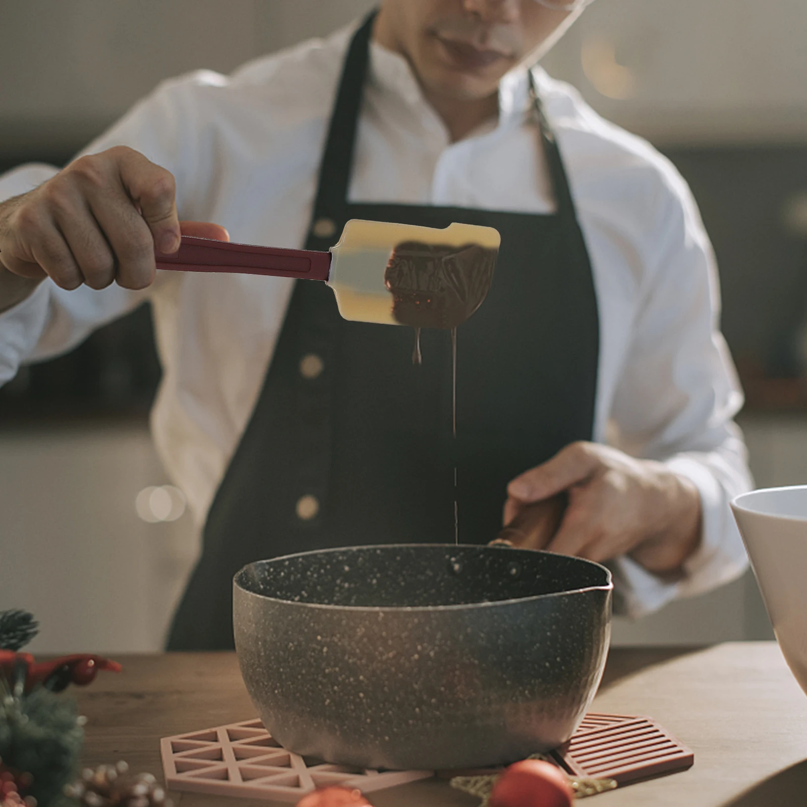 

2pcs Silicone Scrapers Red White Multi-Functional Baking Tools Non-Stick Reusable Cream Spreader Kitchen Gadget Spatula For