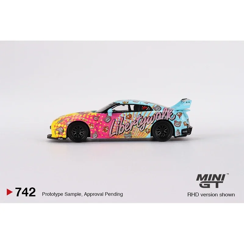 In Stock 1:64 MINIGT LBWK R35 35GT-RR Kuma 742 Diecast Diorama Model Collection Miniature Toys