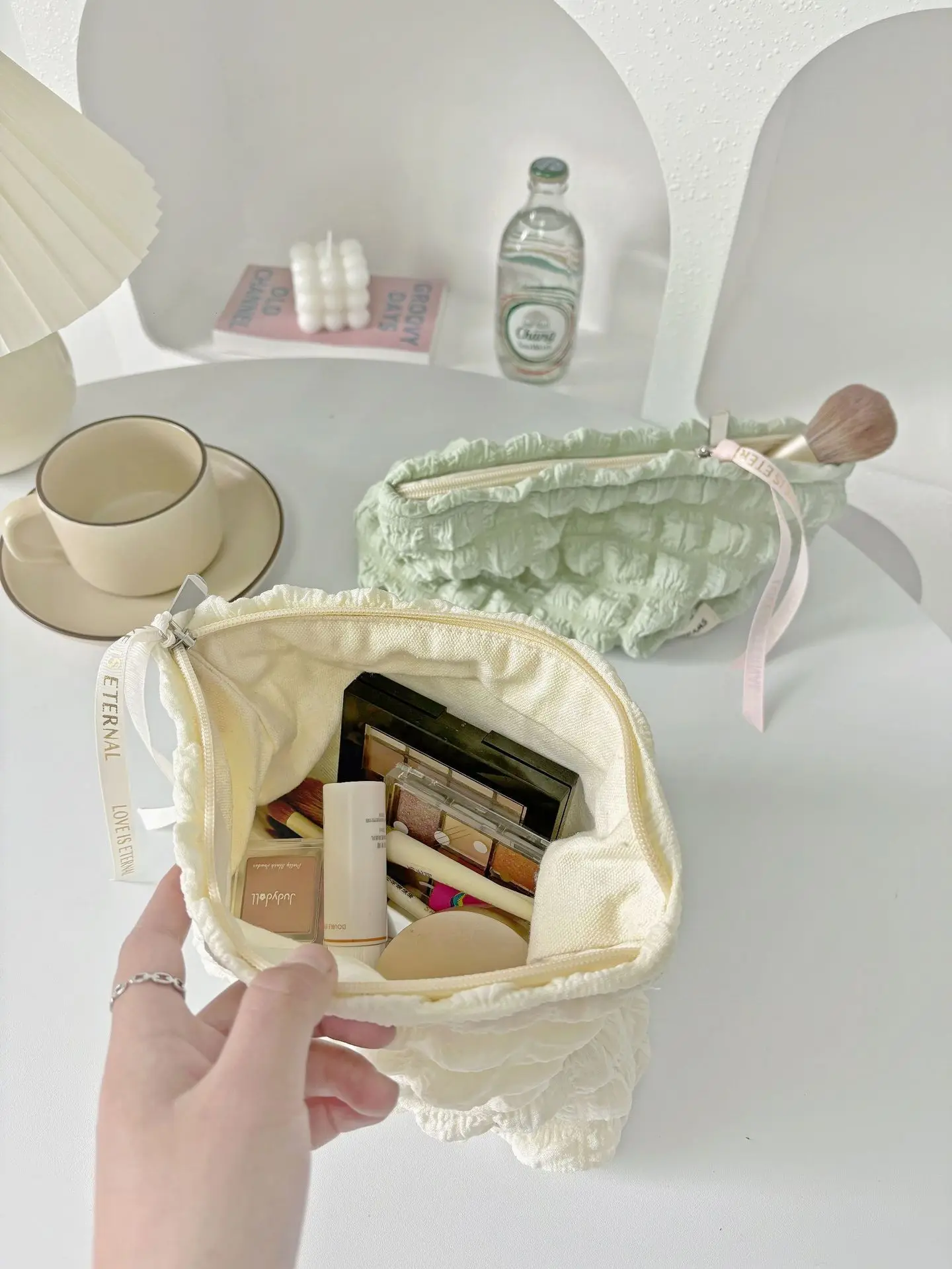 Cloud Bubble Cosmetic Bag Portable Clutch Travel Cosmetics Storage Bag Three-dimensional Puff Handbag Lipstick Soft Bag