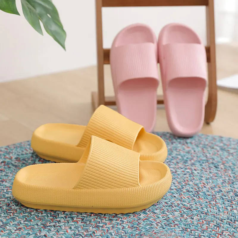 Thick Platform Cloud Slippers Women Fashion Eva Soft Sole Home Slippers for Woman Sandals 2023 Summer Non Slip Beach Flip Flops