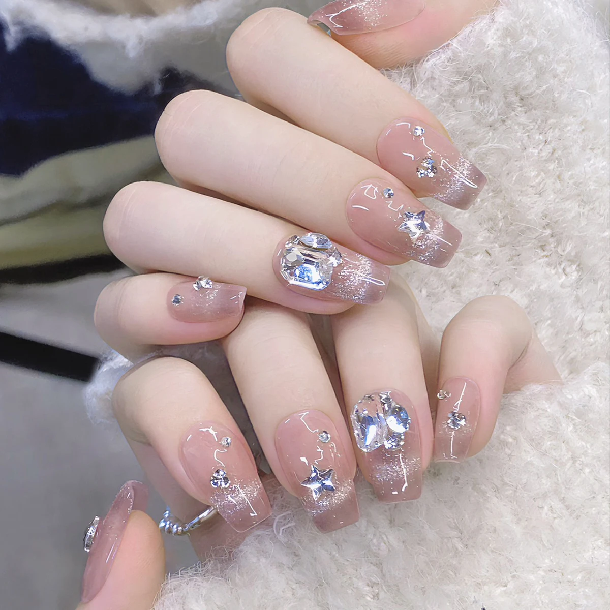 SKY CLOUD 10Pcs White Rhinestone Fake Nail Handmade Wear Nail Art Vitality Girl Short Fake Nails Blush Nail Patch