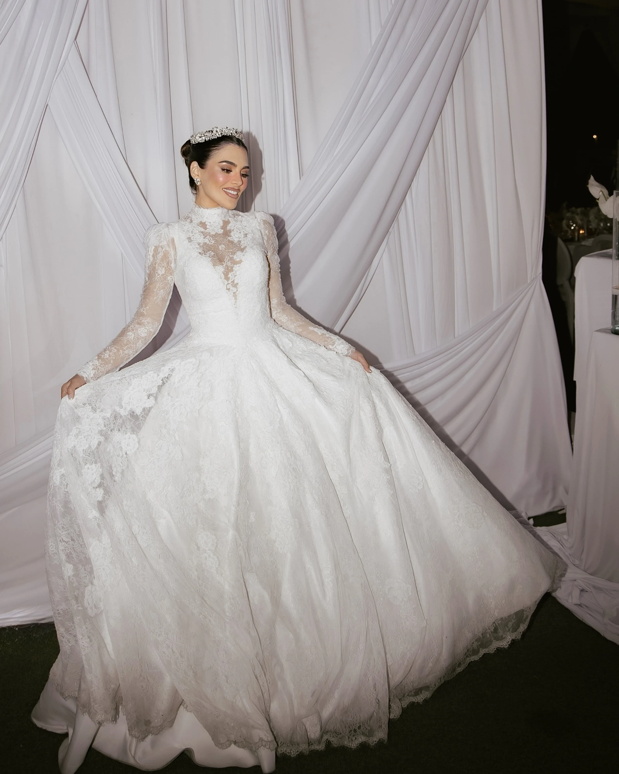 

Customized Elegant High Neck Lace Ball Gown Wedding Dress, Long Sleeve Pearl Button Slim Fit Bridal Gown Vestidos De Novia