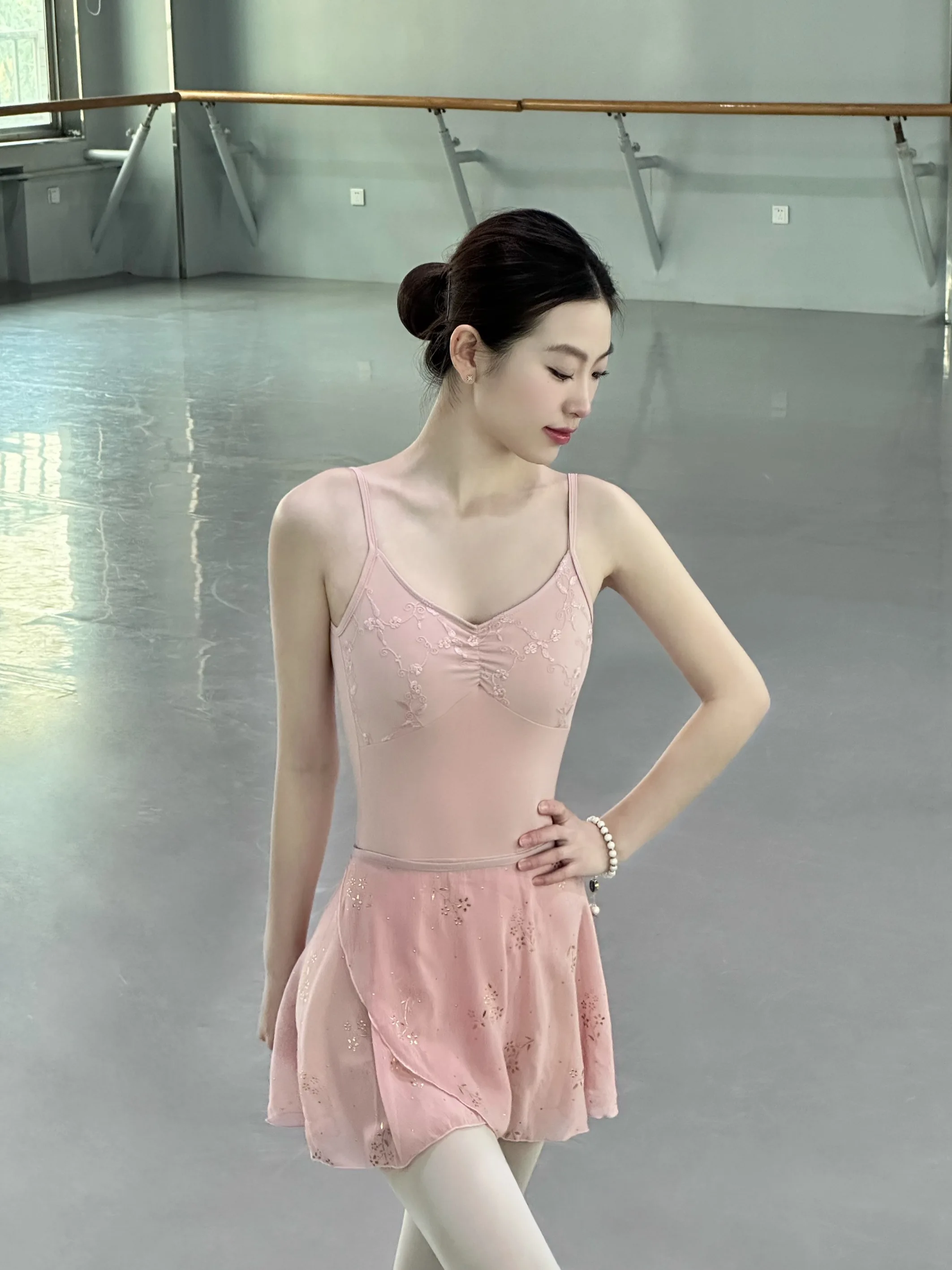 Váy Múa Leotard Người Lớn Nhung Cao Cấp Không Tay Ba Lê Leotard Luyện Tập Hằng Ngày Đội Bóng Thể Dục Dụng Cụ Nhảy Múa Bodysuit Nữ