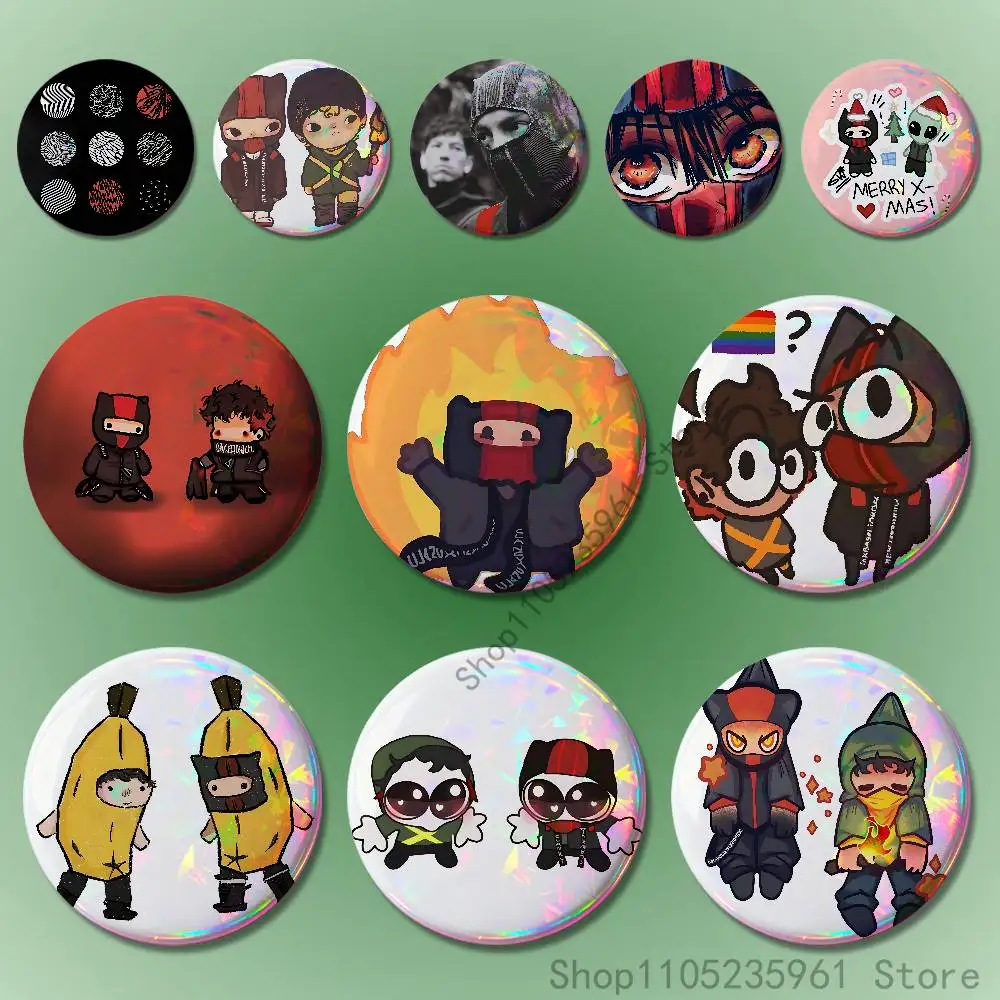 

21 P-PilotS T-TOP Chibi Pin Tinplate Round Brooch Cosplay Nijigen Otaku Culture Badges 58mm 44mm 32mm 75mm 25mm