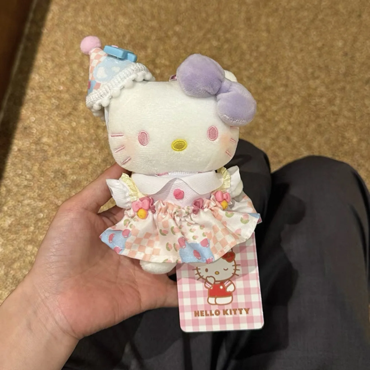 Breloczek Sanrio Hello Kitty 12 cm, urocza pluszowa zawieszka z kreskówki, ozdoba do torby, brelok do kluczy samochodowych, akcesorium do plecaka dla kobiet i dziewcząt.