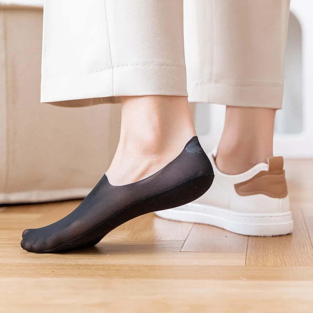 Sommer Ultra-dünne Atmungsaktive Socke Hausschuhe Silikon Non-slip Unsichtbare No Show Socken Männer Männlich Einfarbig Eis Seide low Cut Socken