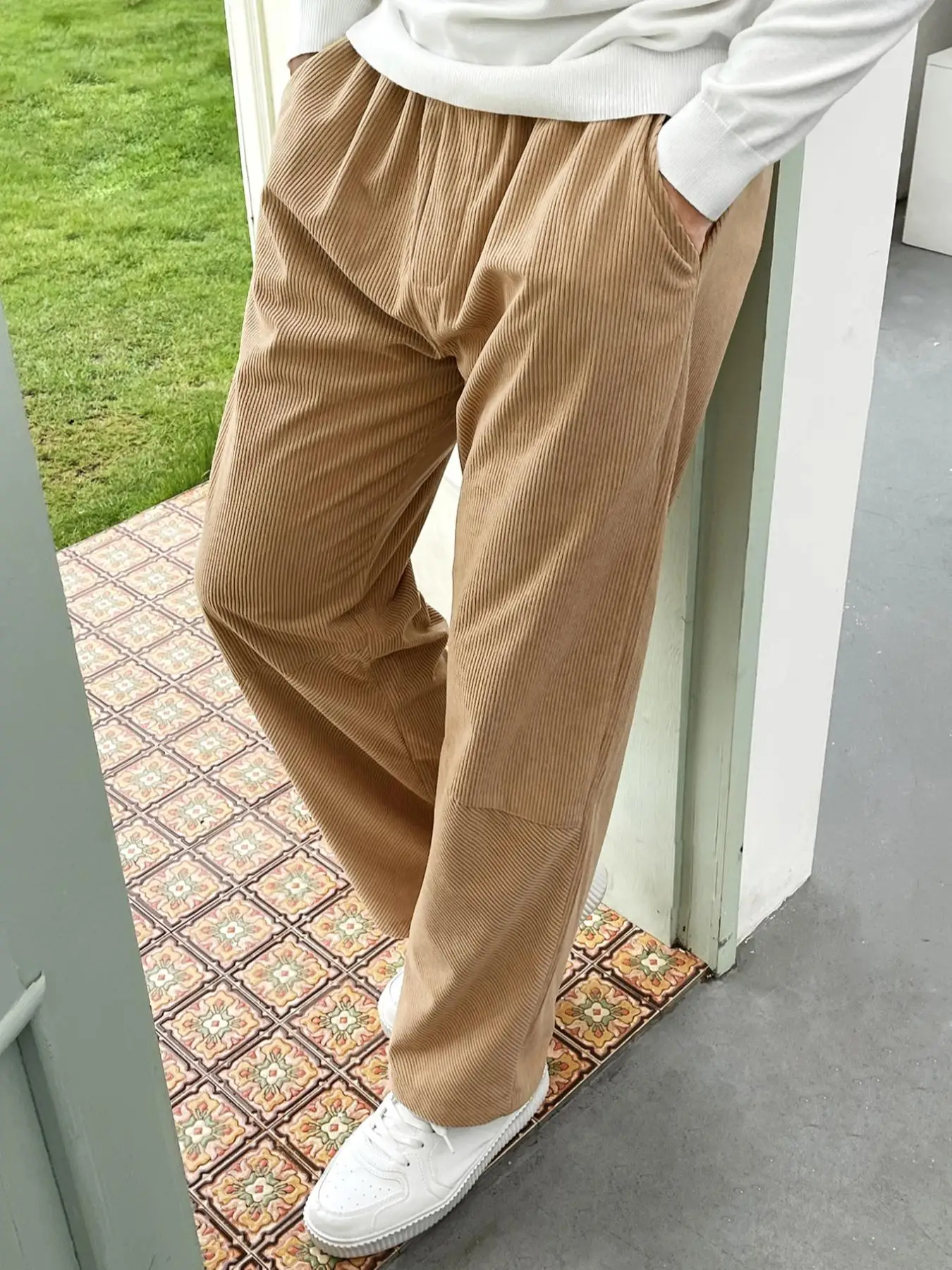 Men's Corduroy Pants Regular Fit Elastic Drawstring Waist Pocket Design Comfortable Fashion Casual Style for Spring & Fall
