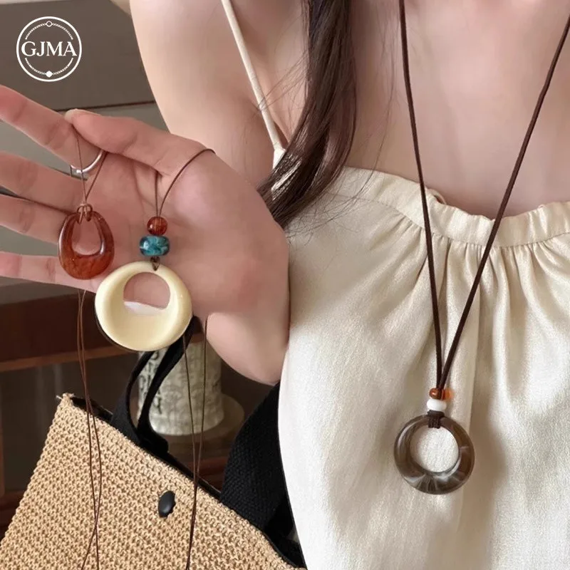 Resin Geometric Pendant Necklace Retro Simple Fashion Women's Accessories Luxury Designer Jewelry