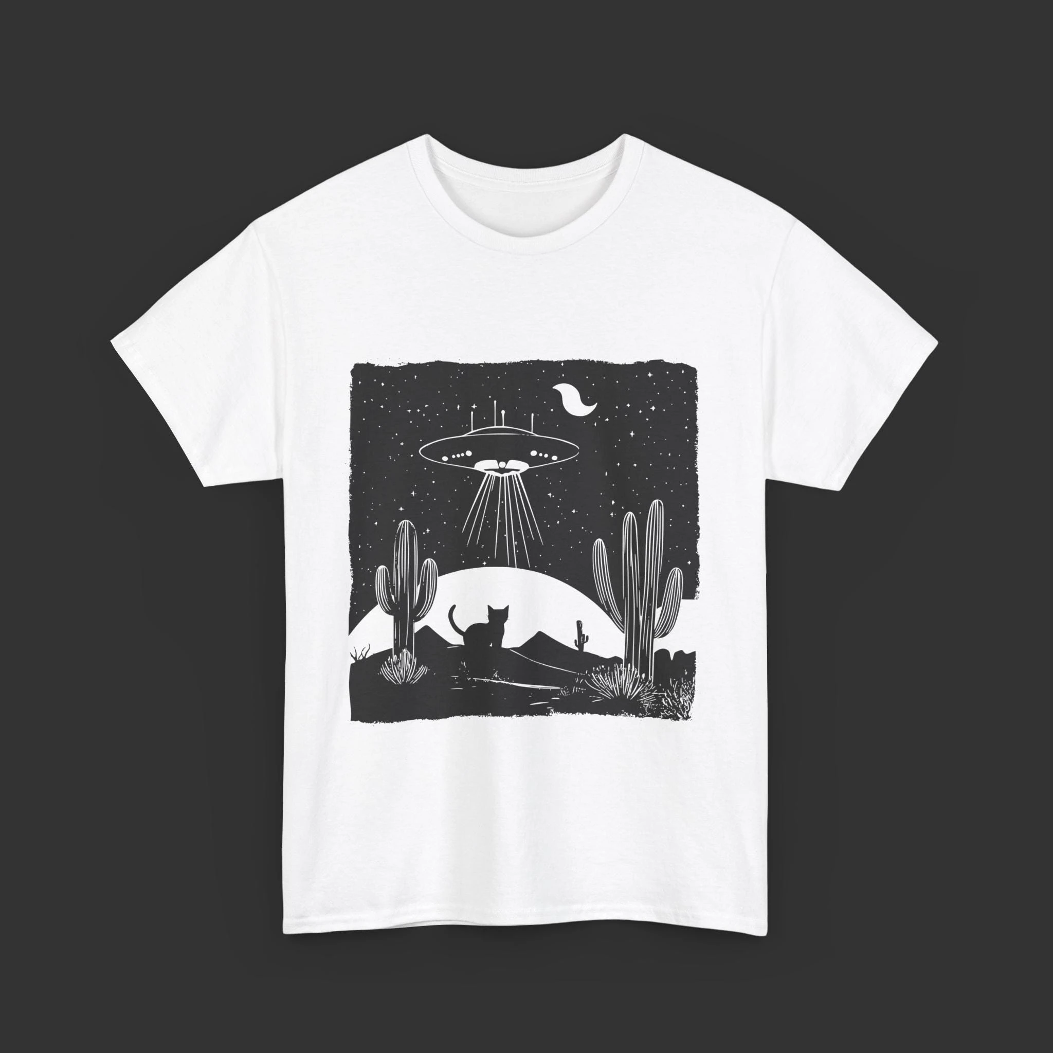 UFO الغريبة القط الصحراء الجرافيك تي شيرت للجنسين القطن المحملة الجمالية الغريبة اختطاف قميص هدية لعشاق الخيال العلمي بوهو الصحراء المحملة