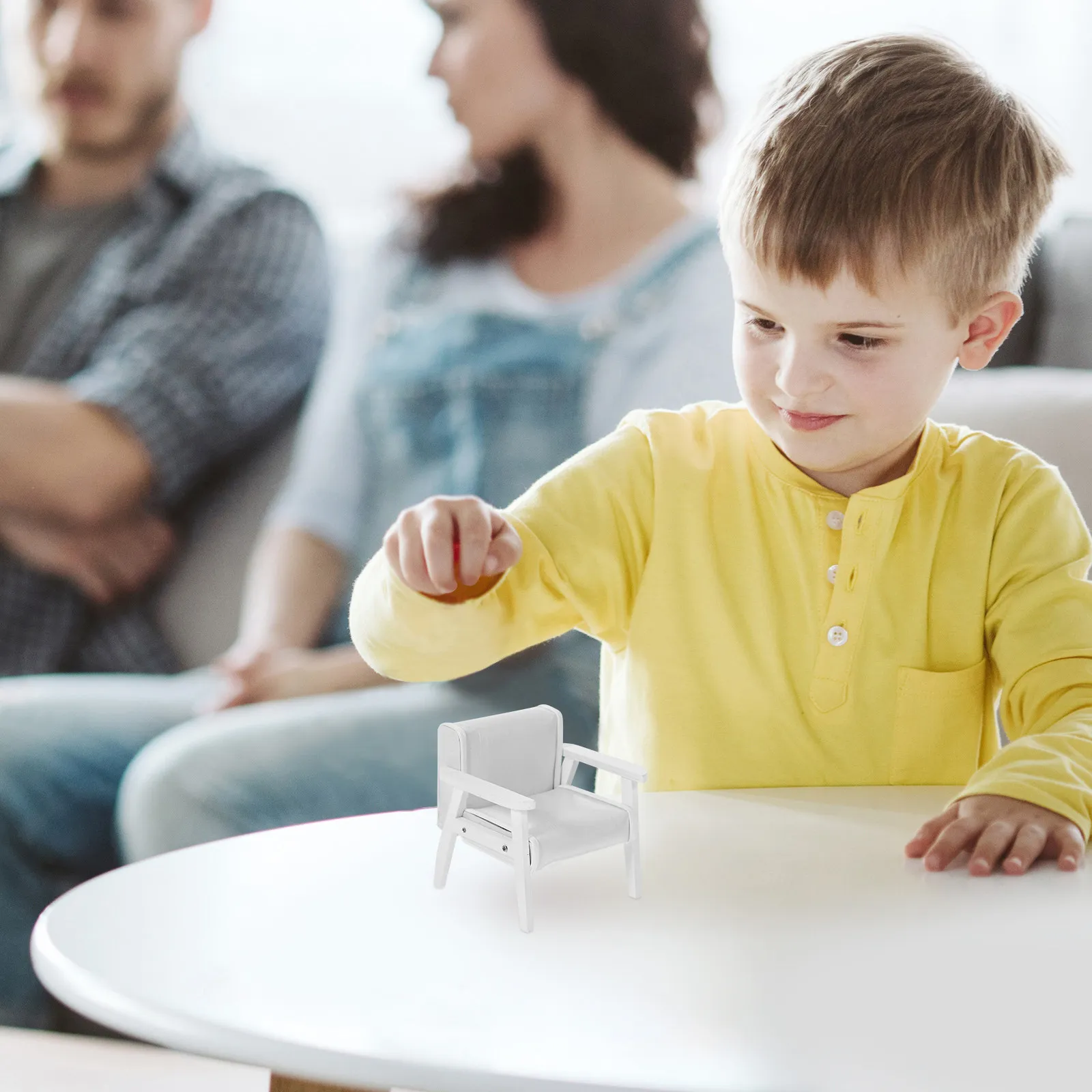 

Миниатюрный деревянный диван-кресло с обивкой из ПУ, износостойкий, для декора миниатюрного дома, мини-мебель