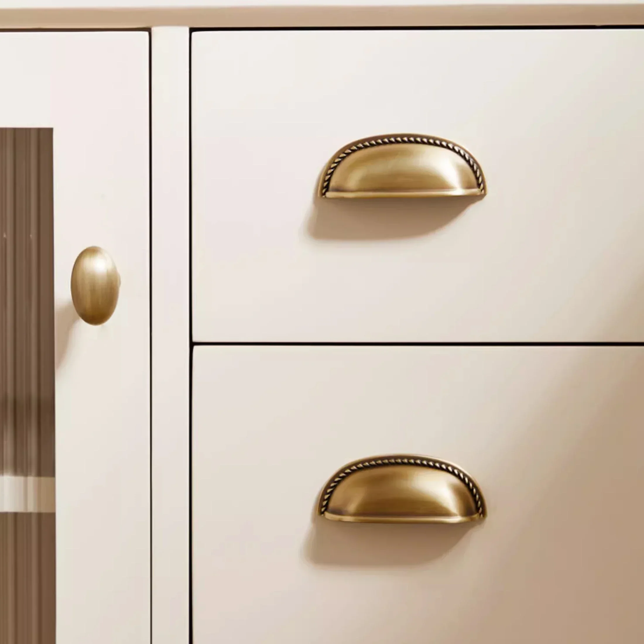 yesRetro Furniture Handles and Knobs Solid Brass Bedroom Wardrobe Pulls Antique Bronze Kitchen Cabinets Handles Vintage Darwer K