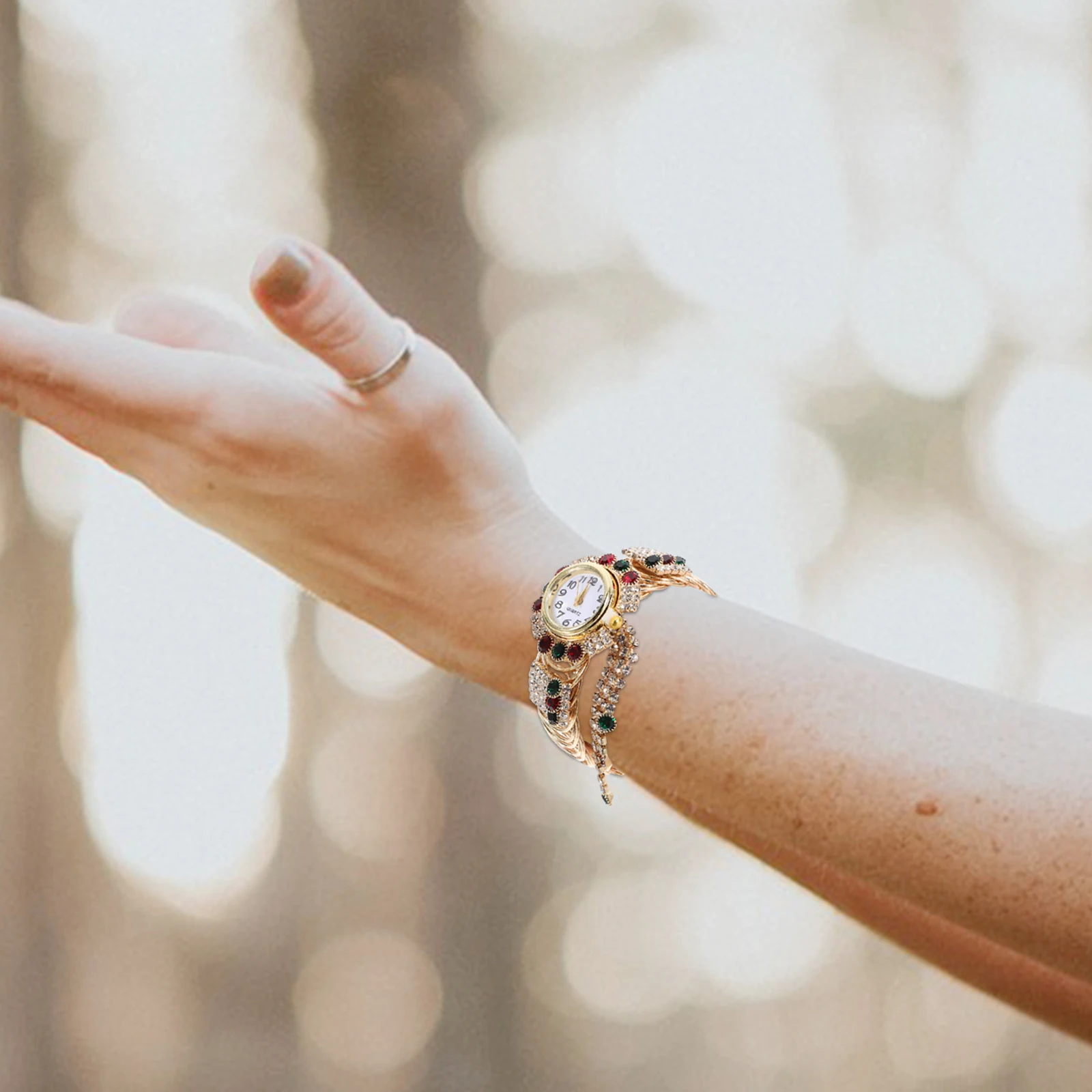 

1pc Fashion Ladies Bracelet Watch Alloy Timepiece for Women Stylish Daily Wear Lightweight Comfortable Gift