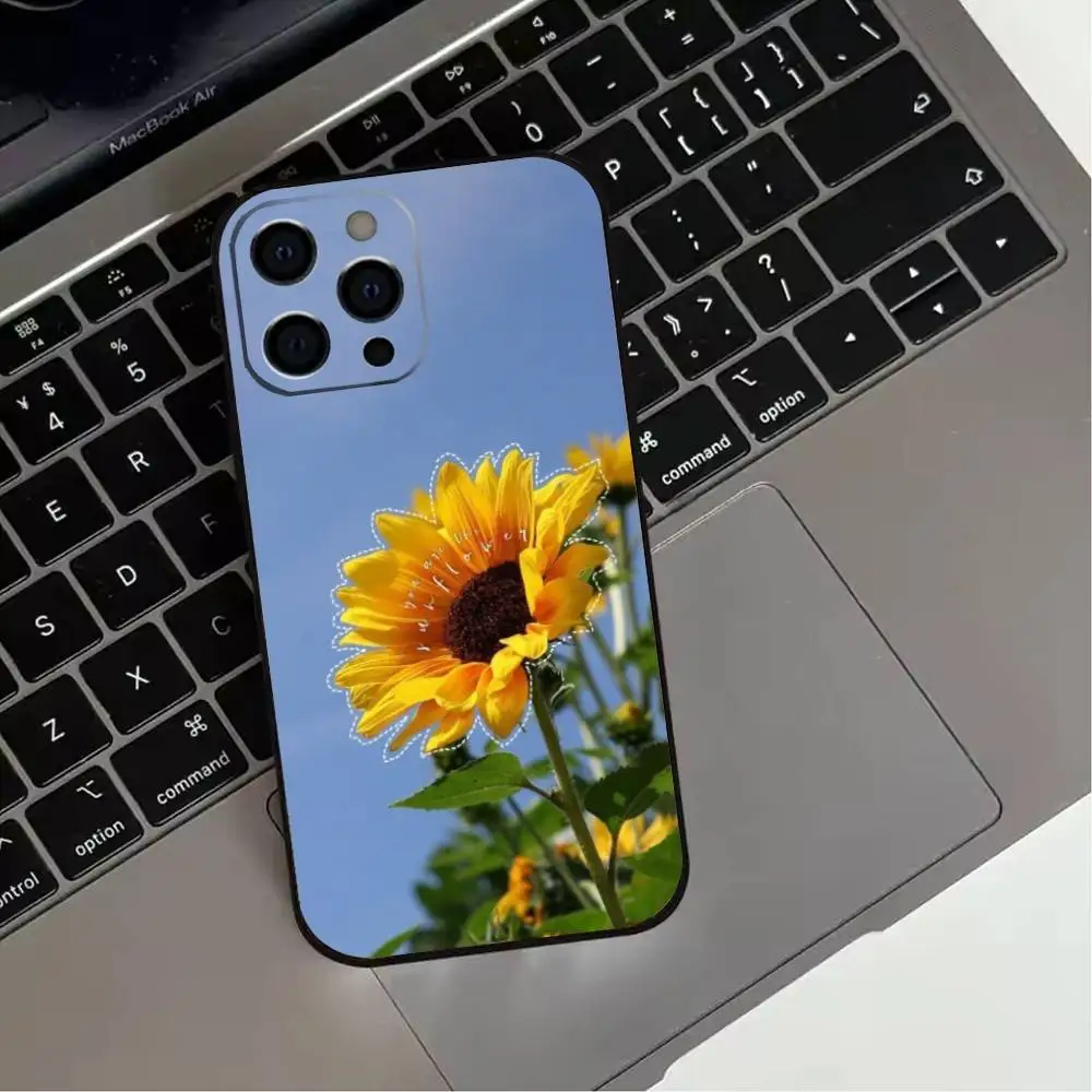 حافظة هاتف جميلة على شكل S-Sunflower لهاتف iPhone 17,16,15,14,13,12,11 Plus، Pro Max، XS، غطاء أسود من السيليكون الناعم