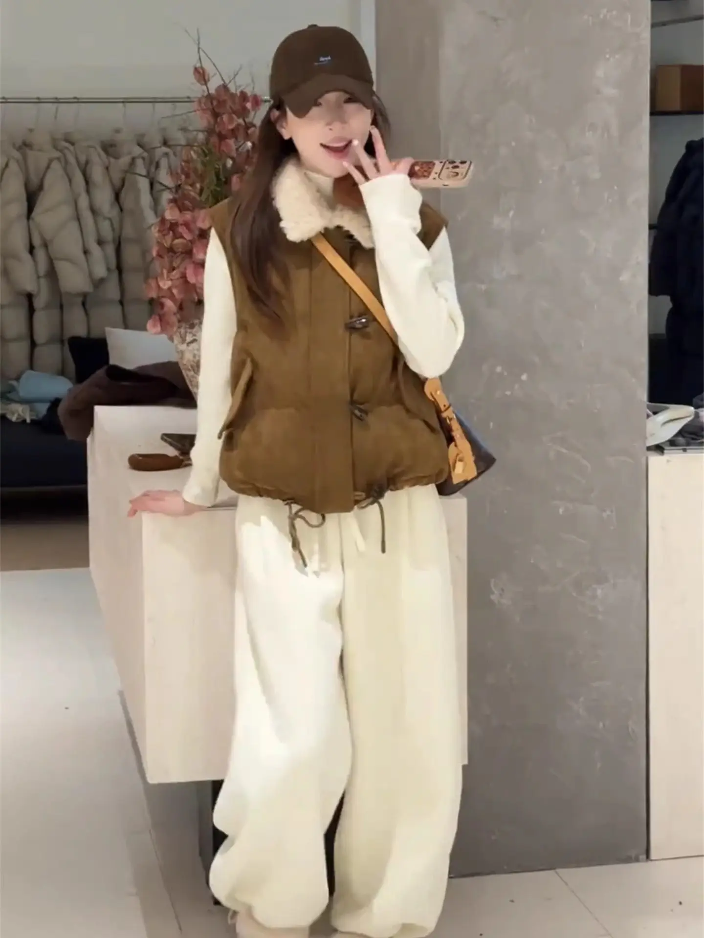 

Women's Short Suede Flocking down Vest Warm Flattering Small Stature Outerwear Fashionable Commute Style with Pockets
