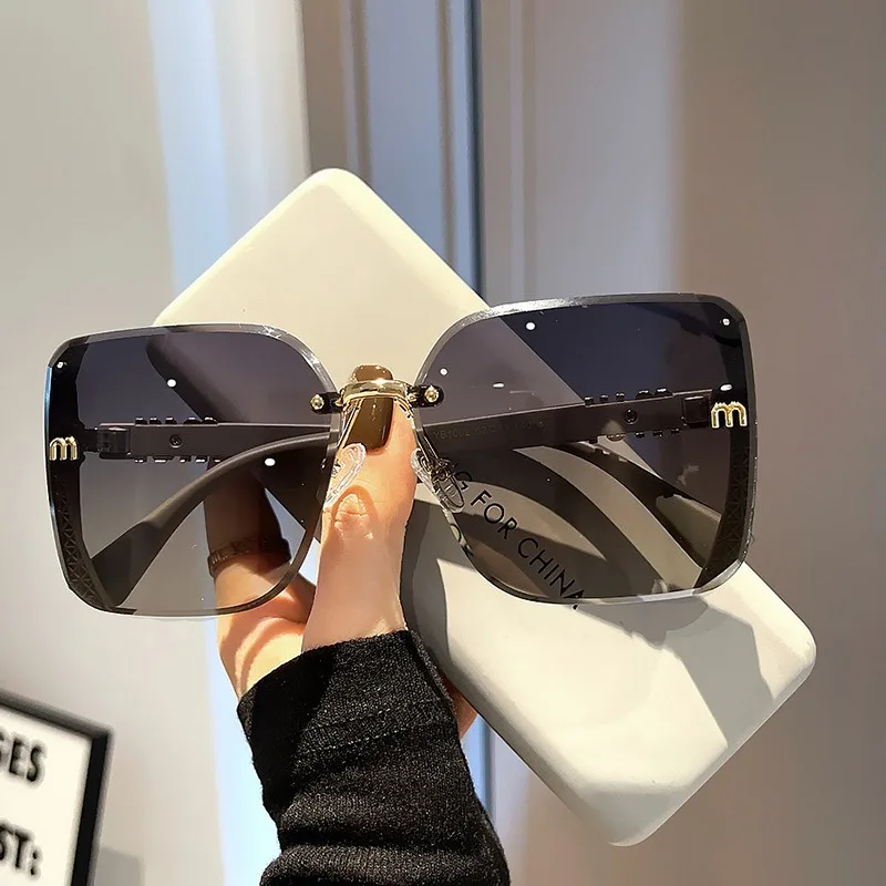 Vintage Square Frame Sparkling Sunglasses Korean Fashion INS Style Radiation Protection Sunglasses image 4
