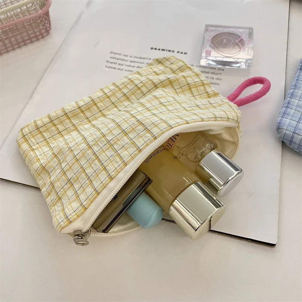 Small Plaid Travel Cosmetic Lipstick Key Card Data Cable Portable Storage Bag Girls Makeup Handbags Wallet Pouch Bags Organizer