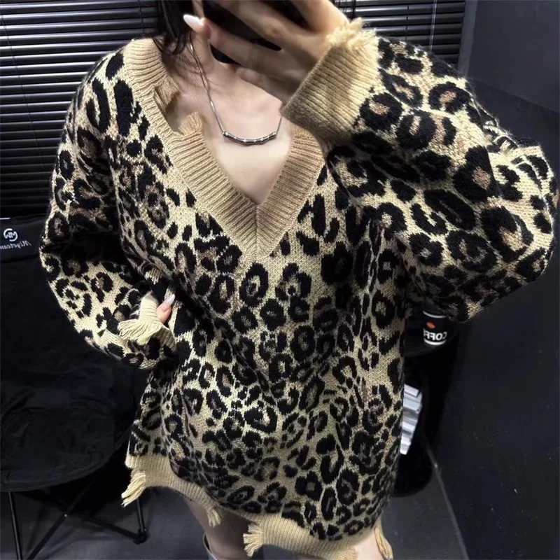

Autumn and Winter Retro Lazy Style V-neck Torn Leopard Print Sweater Loose Mid-length Round Neck Sweater Top for Women