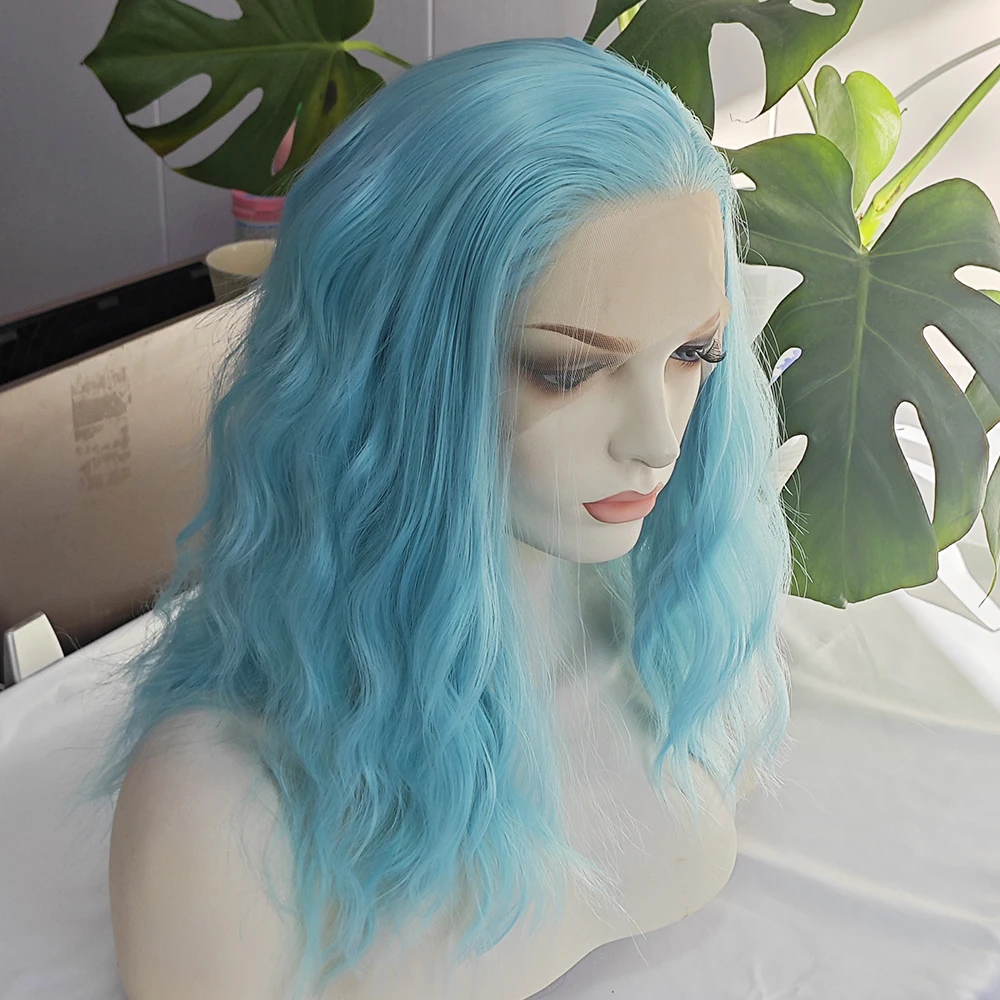 السماء الزرقاء موجة الشعر الاصطناعية الدانتيل الباروكة فضفاضة موجة الضوء الأزرق الشعر الدانتيل الجبهة الباروكات النساء تأثيري Makrup استخدام الحرارة الألياف الشعر الأزرق