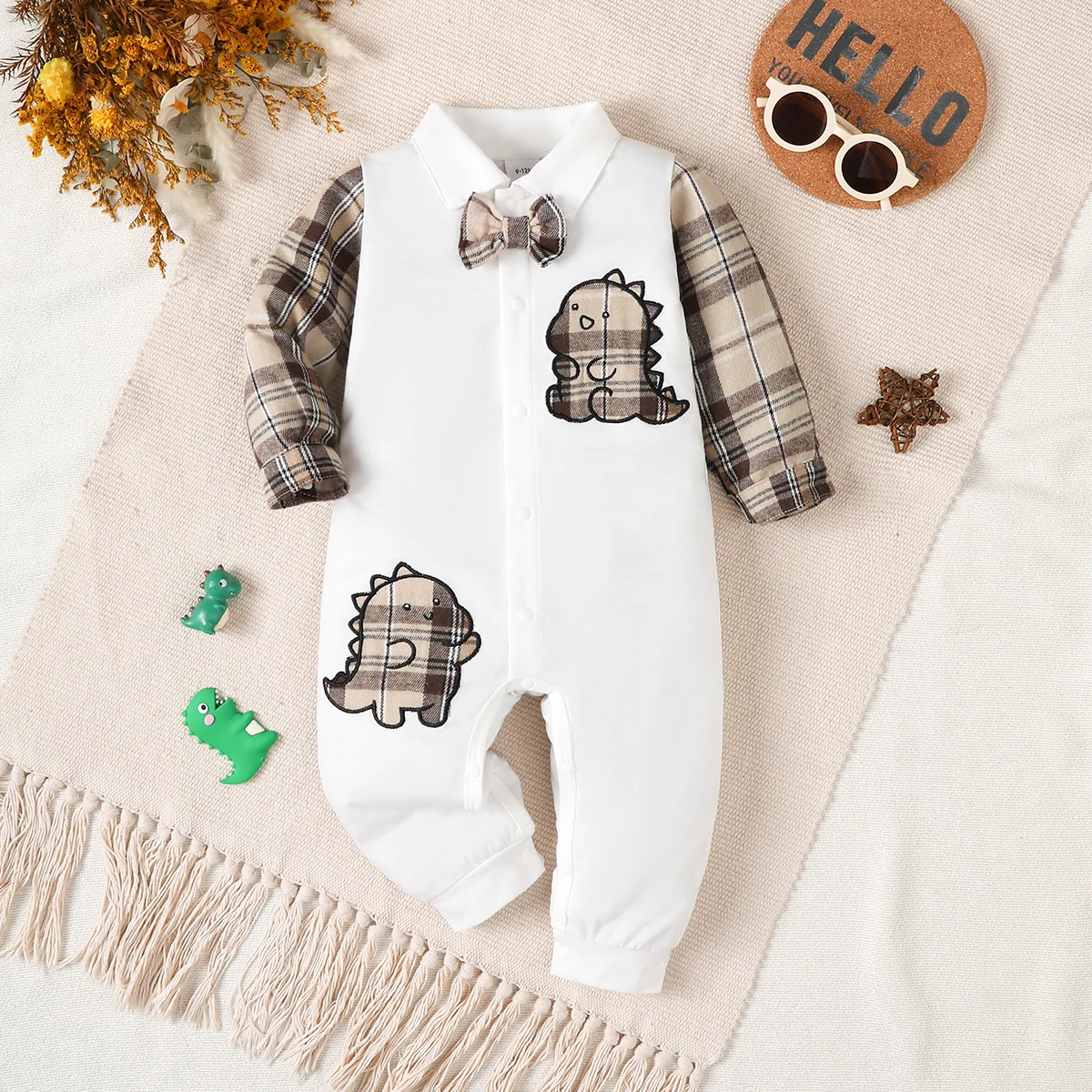 0-18 Months Baby Boy Gentleman Romper Plaid Long Sleeve Bow Tie Dinosaur Applique Jumpsuit Autumn Newborn Infant Clothes Outfit