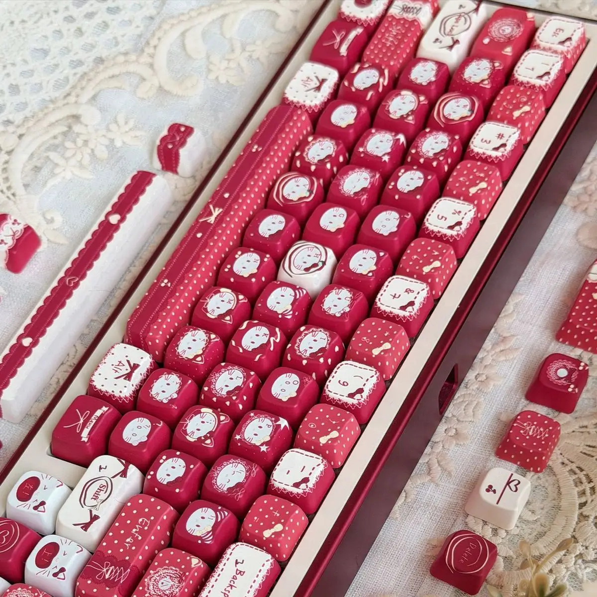 Sanrio Hello Kitty Retro Red Velvet Pbt Keycaps, 129 Keys Custom Keycaps, Compatible with 61-108 Keys Mechanical Gaming Keyboard view 5