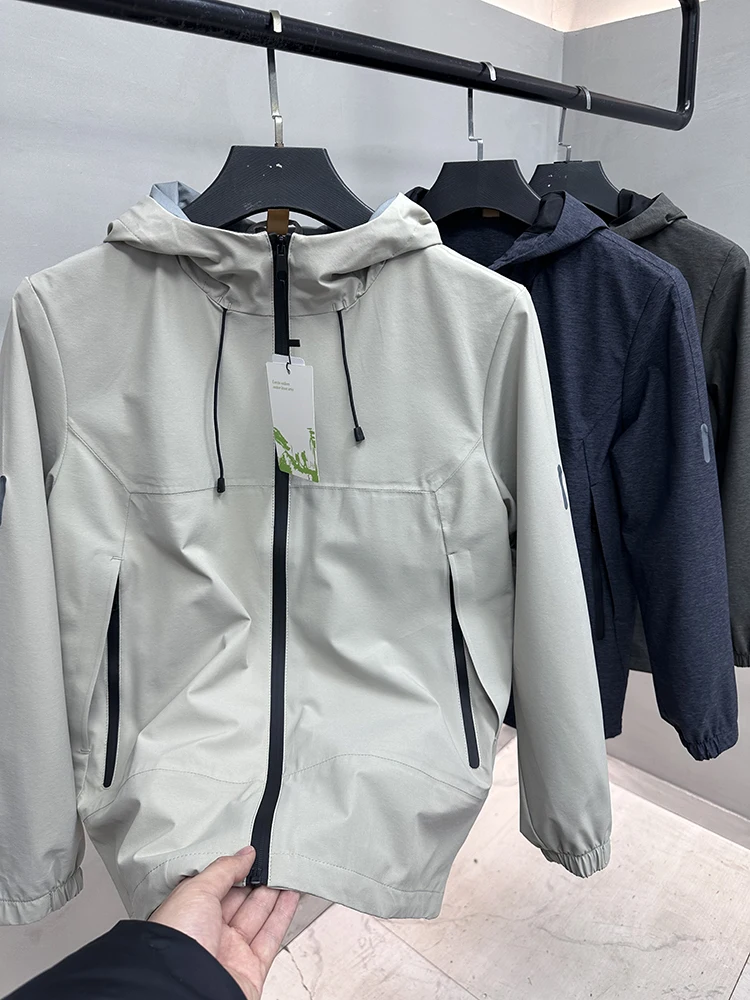 

Men's Outdoor Soft ell Jaet Windproof Breathable 3D Tailoring Sl Glueing Proc Spor Faionable Urban Sle