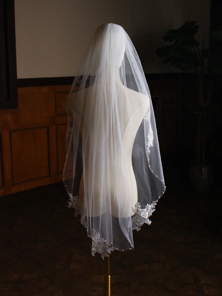 Voile de mariée Simple en dentelle, en ivoire blanc, à une couche, souple, avec perles