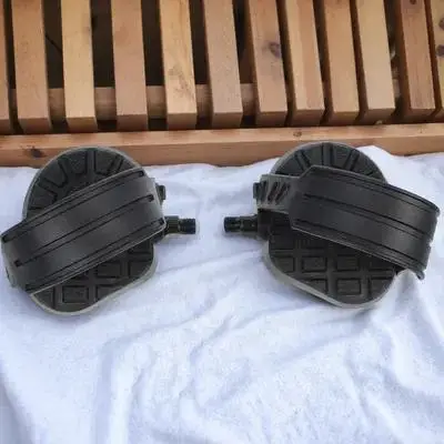 

1 пара педалей для велоспорта в помещении, эргономичная большая основа, противоскользящая гладкая педаль, аксессуары для велотренажера