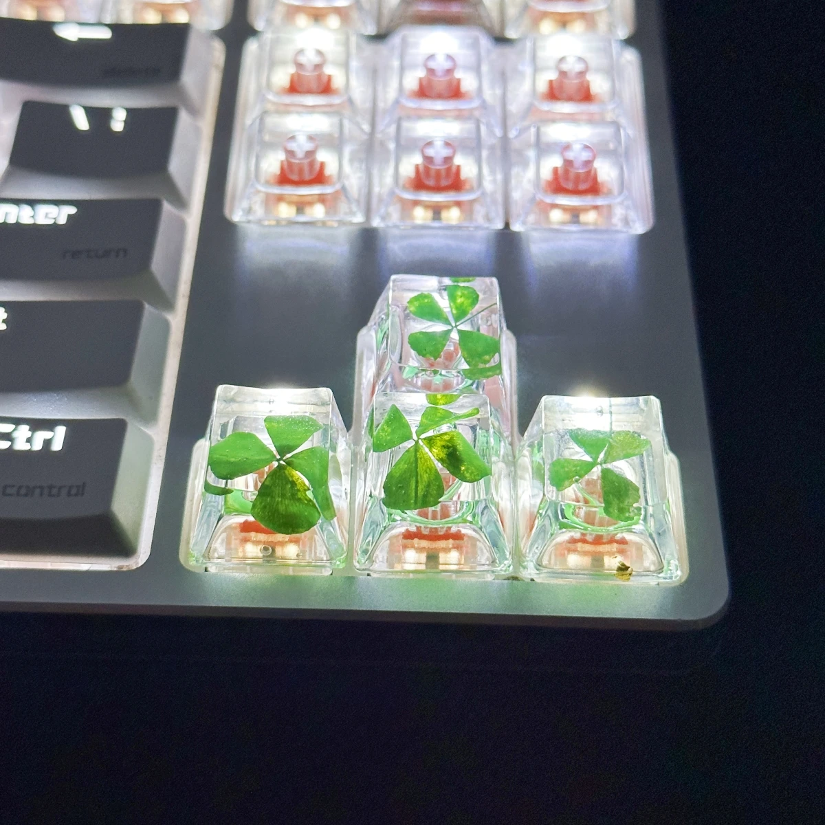 Transparency Genuine Four-leaf Clover Resin Cross-axis Mechanical Keyboard key caps