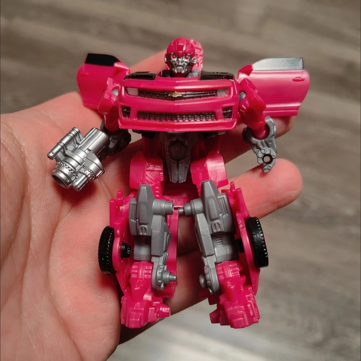 Figurka Transformers Hasbro SS86 Core Level LaserBeak Pink BEE, robot, autobot, kolekcja anime, prezent na święta.