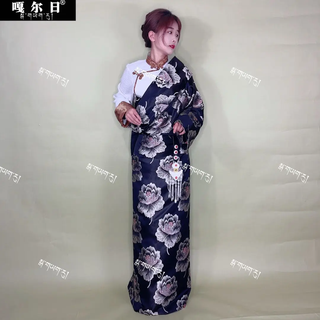 2025 nieuwe Tibetaanse gewaad voor dames, hoogwaardig satijnen pioenroosborduurwerk, dun