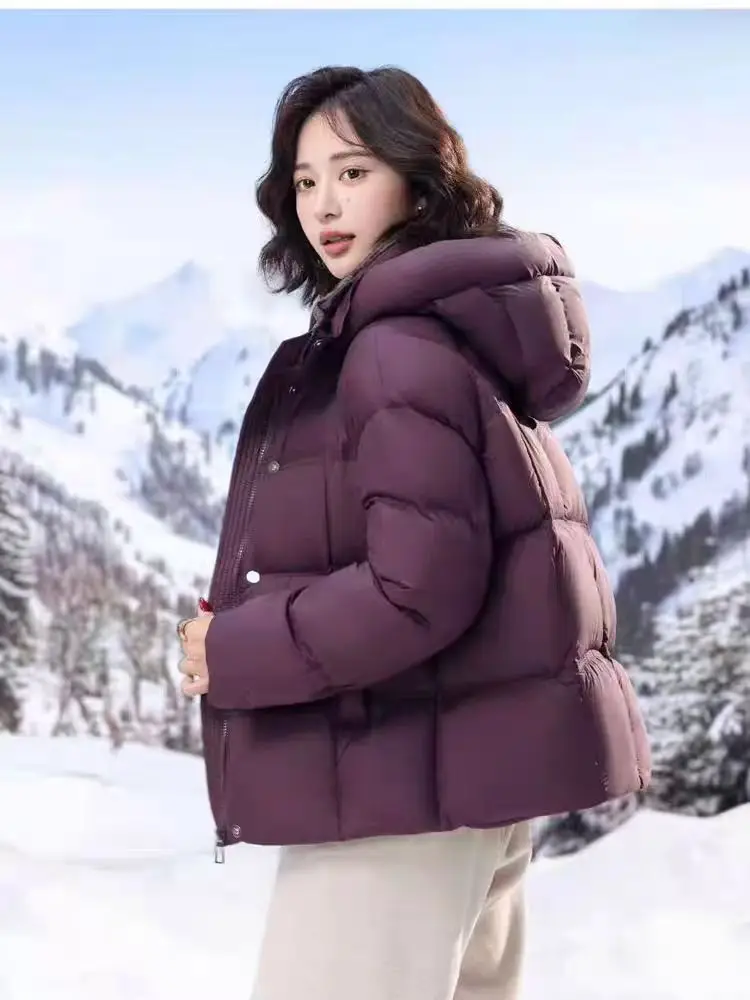 سترة نسائية عصرية جديدة لعام 2024 باللون الأبيض مع غطاء للرأس للخريف والشتاء دافئة بمقاس كبير معطف نسائي خارجي قصير وسميك غير رسمي #3