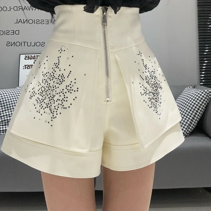 

Casual shorts women's 2024 new Joker heavy rhinestones design sense niche high waist slim suit A shorts