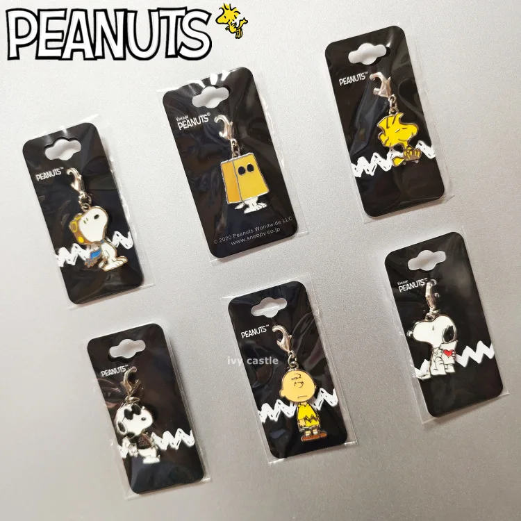 Nuevo Anime Snoopy llavero de Metal cacahuetes Charlie Brown Woodstock llavero de dibujos animados titular cadena anillo juguetes para niños regalo
